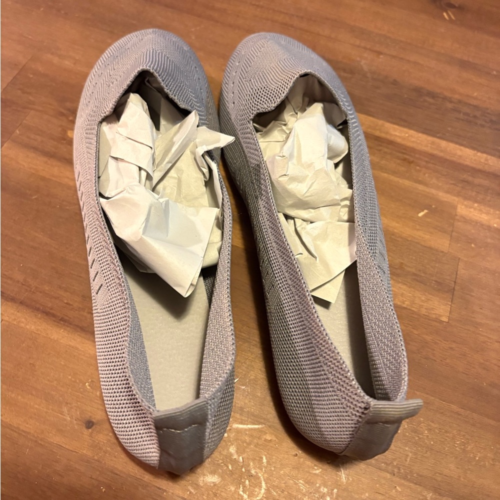 Women’s Gray Knit Slip-On Flats Size 10.5 - Picture 7 of 10